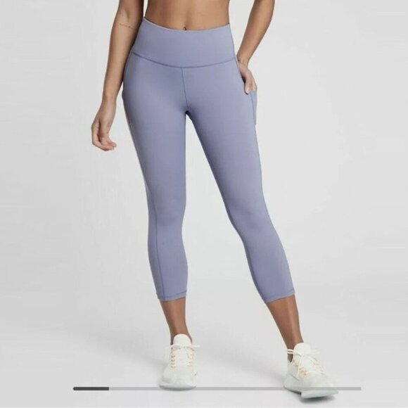 ATHLETA Ultimate Stash Pocket Capri Size Medium - Picture 1 of 10